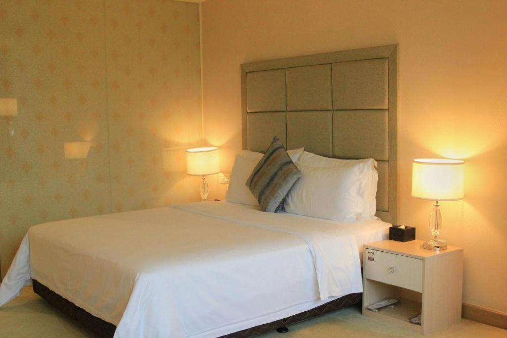 Boke Boutique Hotel Shenzhen Longgang Bagian luar foto