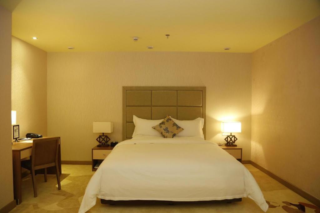 Boke Boutique Hotel Shenzhen Longgang Bagian luar foto