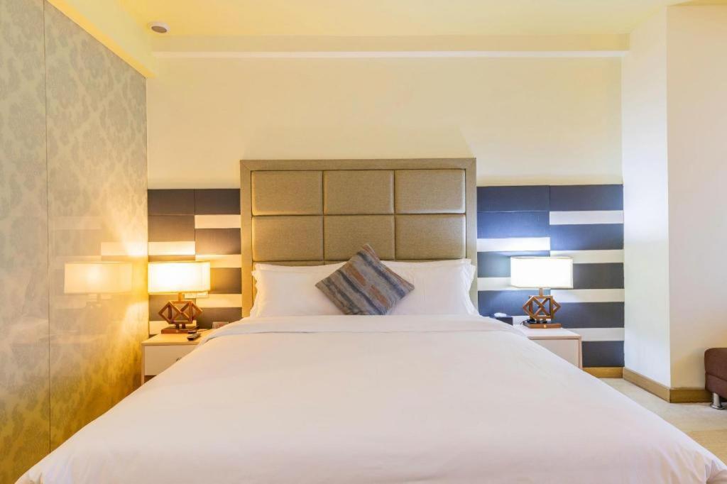 Boke Boutique Hotel Shenzhen Longgang Bagian luar foto